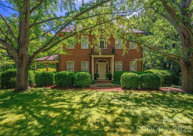 Photo 1 of Single family home for sale at 805 S Aspen St, Lincolnton, NC 28092 | MLS# 4395032 | Listing updated on 2026-07-14