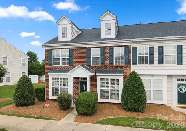 Homes for sale in Denver, NC | 7641 Bluff Point Ln, Denver, NC 28037 | MLS# 4395074