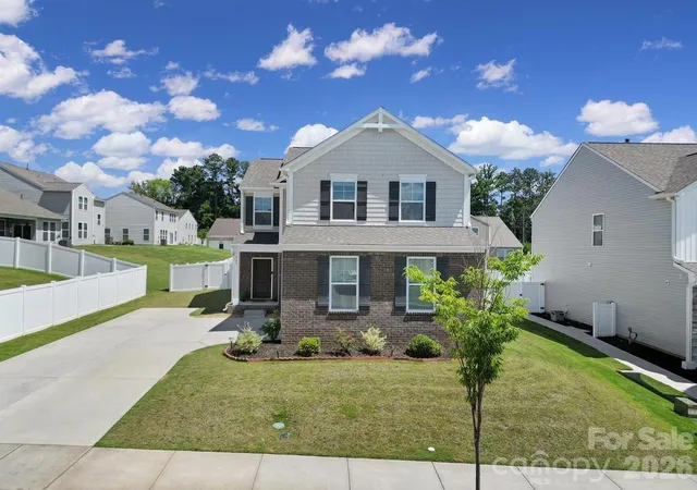 Photo 1 of Single family home for sale at 635 Synclaire Pl, Rock Hill, SC 29730 | MLS# 4395085 | Listing updated on 2026-06-27