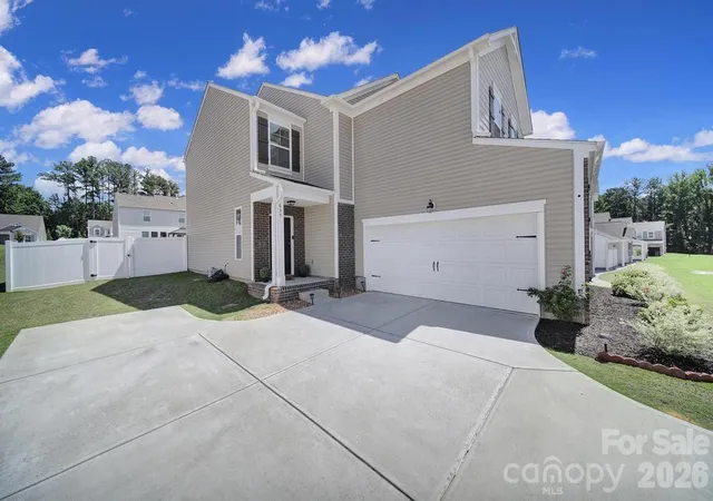 Photo 2 of Single family home for sale at 635 Synclaire Pl, Rock Hill, SC 29730 | MLS# 4395085 | Listing updated on 2026-06-27