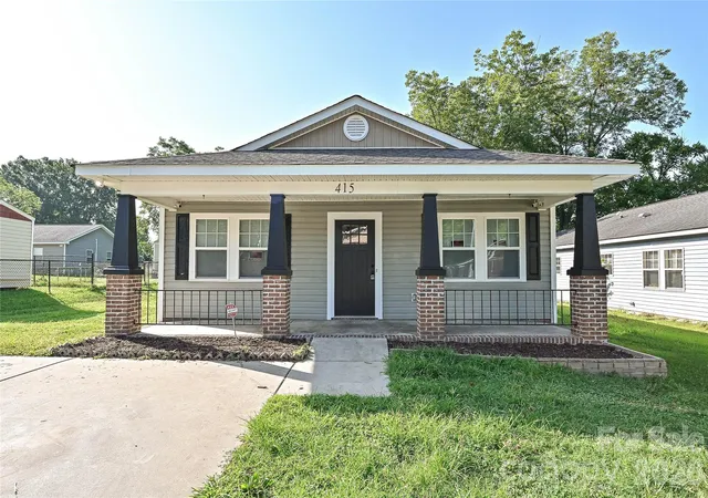 Photo 1 of Single family home for sale at 415 Jones St, Charlotte, NC 28208 | MLS# 4395090 | Listing updated on 2026-09-30