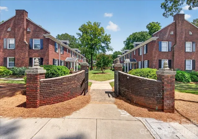 2nd image of 524 Hawthorne Ln #9, Charlotte, NC 28204 | MLS# 4395091