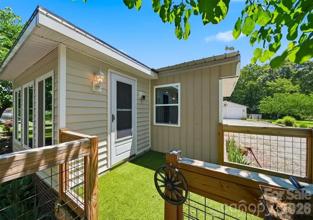 3rd image of 5404 B J Dr, Conover, NC 28613 | MLS# 4395093