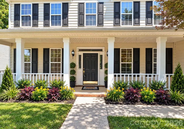 Photo 3 of Single family home for sale at 6719 Reedy Crk Rd, Charlotte, NC 28215 | MLS# 4395097 | Listing updated on 2026-10-05