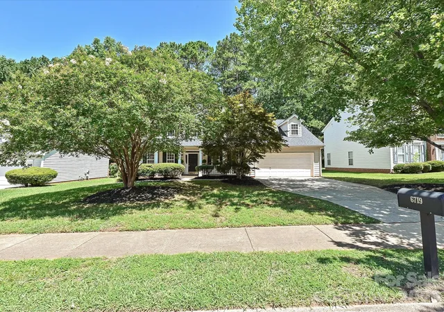 Homes for sale in Charlotte, NC | 6719 Reedy Creek Rd, Charlotte, NC 28215 | MLS# 4395097