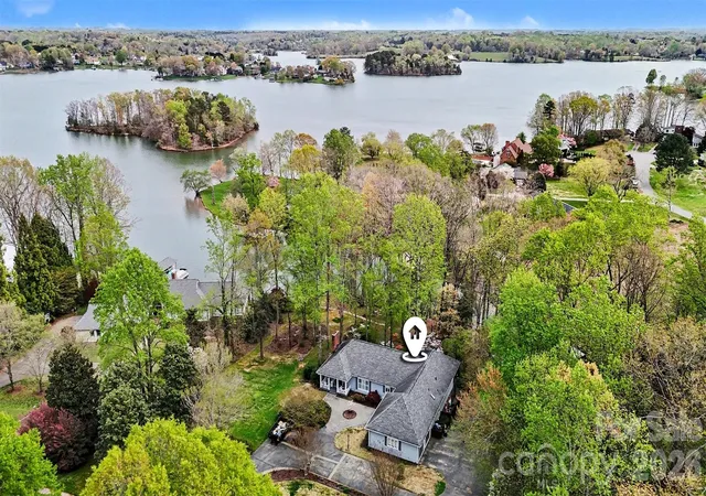 Photo 1 of Single family home for sale at 185 Appian Way, Shelby, NC 28150 | MLS# 4395118 | Listing updated on 2026-10-09