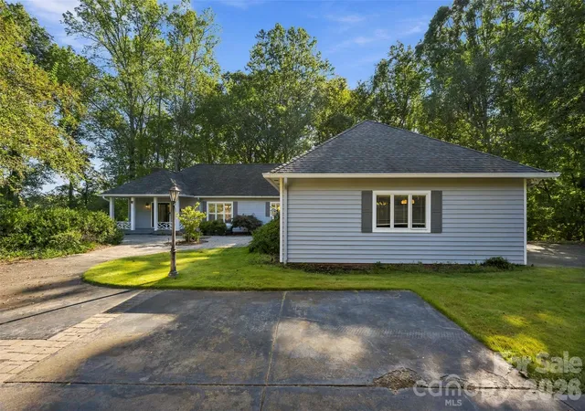 Photo 3 of Single family home for sale at 185 Appian Way, Shelby, NC 28150 | MLS# 4395118 | Listing updated on 2026-10-09