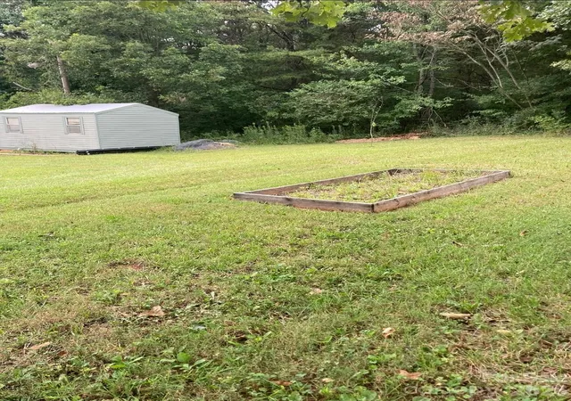 3rd image of 2044 Clareview Dr, Conover, NC 28613 | MLS# 4395142