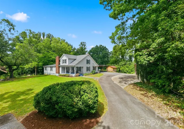 Homes for sale in Lenoir, NC | 255 Wildwood Rd, Lenoir, NC 28645 | MLS# 4395168