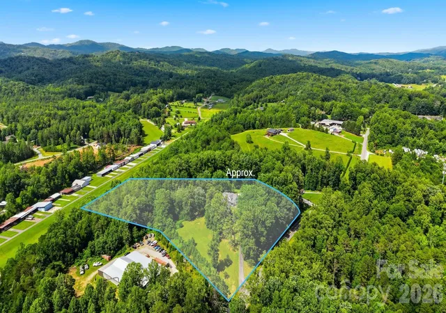 Homes for sale in Lenoir, NC | 255 Wildwood Rd, Lenoir, NC 28645 | MLS# 4395168