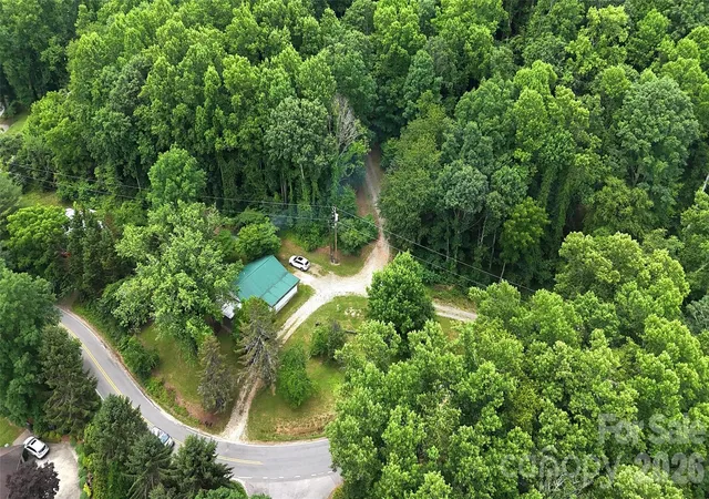 Homes for sale in Fairview, NC | 402 Sharon Rd, Fairview, NC 28730 | MLS# 4395173
