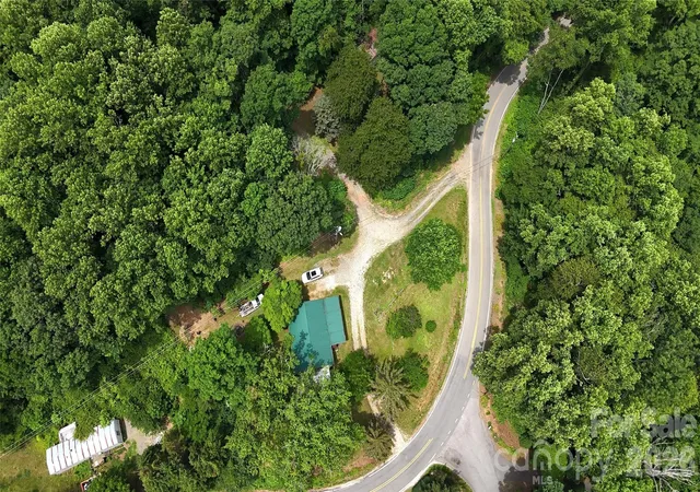 Photo 39 of Single family home for sale at 402 Sharon Rd, Fairview, NC 28730 | MLS# 4395173 | Listing updated on 2026-10-08
