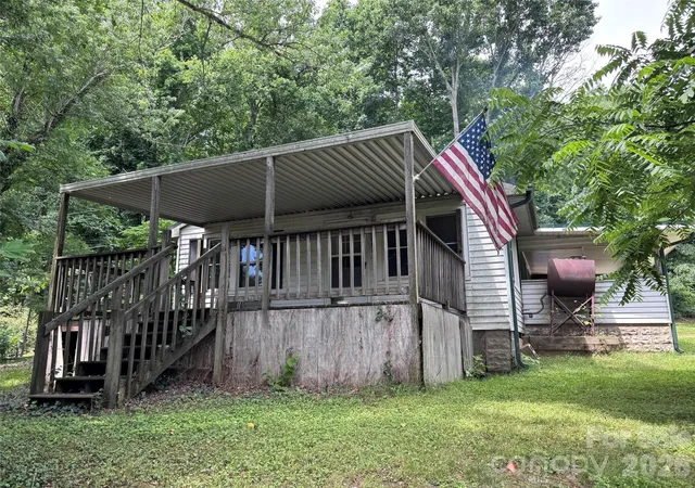 Photo 3 of Single family home for sale at 402 Sharon Rd, Fairview, NC 28730 | MLS# 4395173 | Listing updated on 2026-10-08