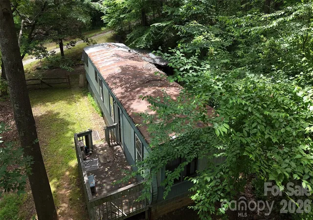 Photo 4 of Single family home for sale at 402 Sharon Rd, Fairview, NC 28730 | MLS# 4395173 | Listing updated on 2026-10-08