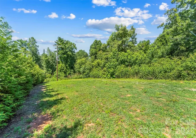 Homes for sale in Nebo, NC | 6125 Holiday Shores Ave, Nebo, NC 28761 | MLS# 4395199