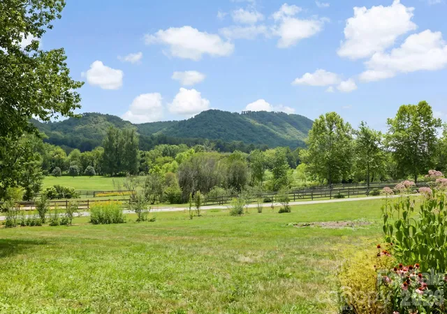 Photo 3 of Single family home for sale at 114 Cane Crk Ranch Dr, Fletcher, NC 28732 | MLS# 4395203 | Listing updated on 2026-10-09