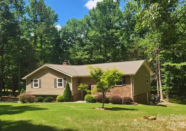 Photo 1 of Single family home for sale at 9325 Pinto Ct, Fort Mill, SC 29707 | MLS# 4395205 | Listing updated on 2026-08-11