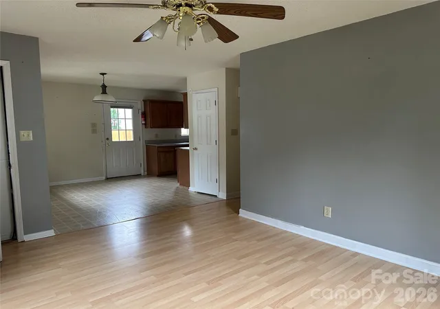 Homes for sale in Newton, NC | 827 E 9Th St, Newton, NC 28658 | MLS# 4395228