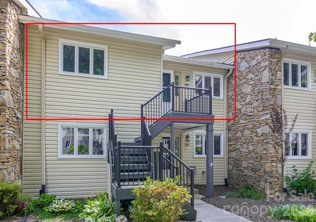 1st image of 461 Britton Creek Dr, Hendersonville, NC 28791 | MLS# 4395231