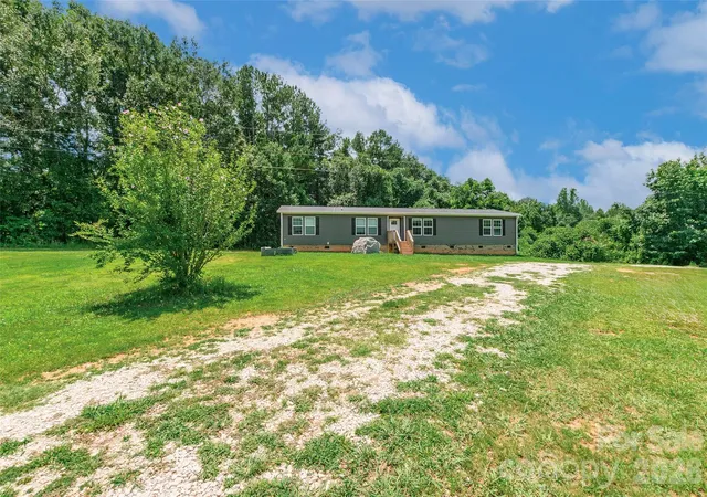Photo 3 of Single family home for sale at 2541 Rocky Crk Rd, Chester, SC 29706 | MLS# 4395237 | Listing updated on 2026-07-27