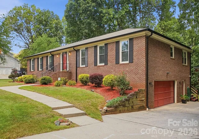 Photo 1 of Single family home for sale at 701 Blue Rock Dr, Charlotte, NC 28213 | MLS# 4395254 | Listing updated on 2026-10-06