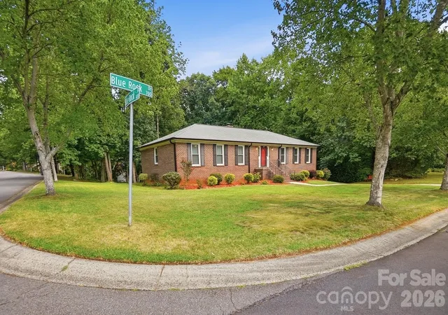 Photo 3 of Single family home for sale at 701 Blue Rock Dr, Charlotte, NC 28213 | MLS# 4395254 | Listing updated on 2026-10-06