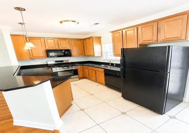 Photo 3 of Townhouse for sale at 4376 Yoruk Forest Ln, Charlotte, NC 28211 | MLS# 4395264 | Listing updated on 2026-10-07