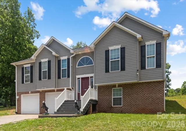 Homes for sale in Nebo, NC | 1223 Deer Park Rd, Nebo, NC 28761 | MLS# 4395282