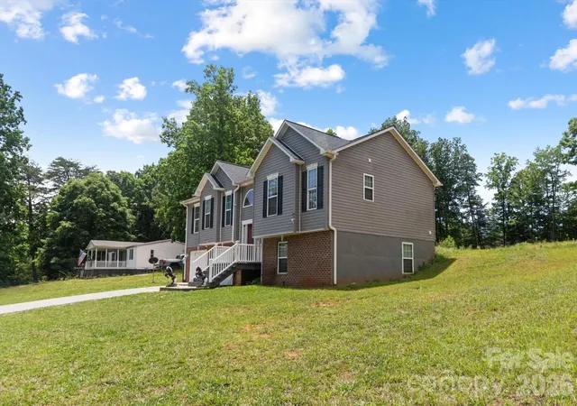 Homes for sale in Nebo, NC | 1223 Deer Park Rd, Nebo, NC 28761 | MLS# 4395282
