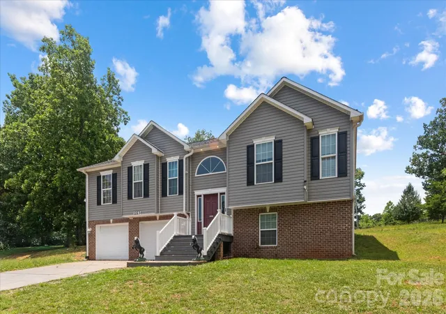 Homes for sale in Nebo, NC | 1223 Deer Park Rd, Nebo, NC 28761 | MLS# 4395282