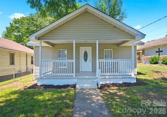 Photo 1 of Single family home for sale at 411 Weathers St, Shelby, NC 28150 | MLS# 4395288 | Listing updated on 2026-09-19