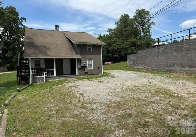 Multi family home for sale at 808 Harrisburg Dr Sw, Lenoir, NC 28645 | MLS# 4395292 | Listing updated on 2026-08-27