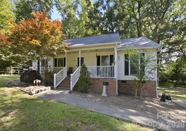 Homes for sale in Rock Hill, SC | 699 Wyndale Dr, Rock Hill, SC 29730 | MLS# 4395303