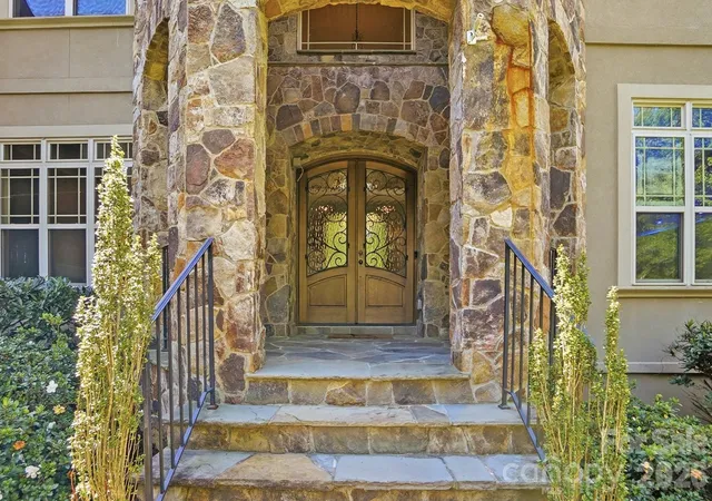 Photo 3 of Mansion for sale at 13302 Bally Bunnion Way, Davidson, NC 28036 | MLS# 4395307 | Listing updated on 2026-10-06