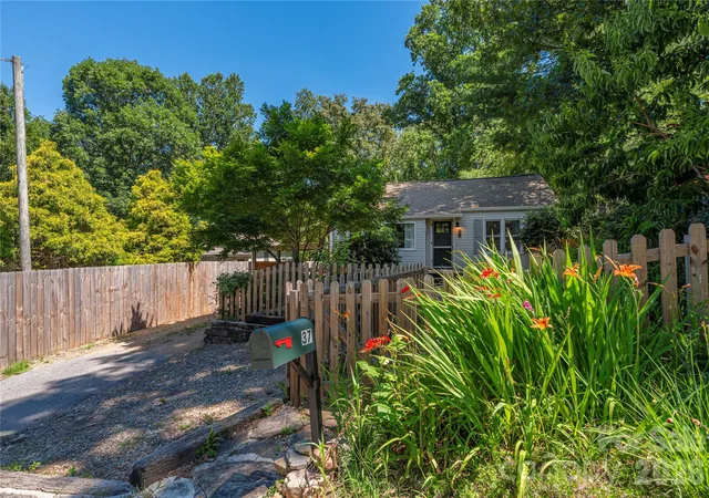 Homes for sale in Asheville, NC | 37 Wilmington St, Asheville, NC 28806 | MLS# 4395314