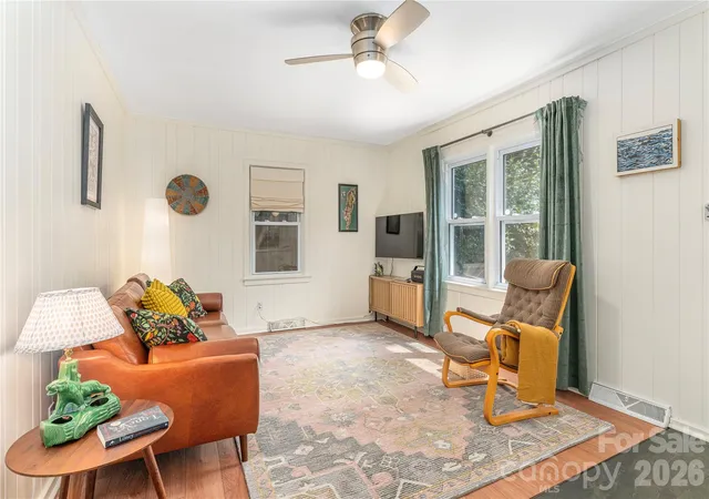 Photo 3 of Single family home for sale at 37 Wilmington St, Asheville, NC 28806 | MLS# 4395314 | Listing updated on 2026-09-01
