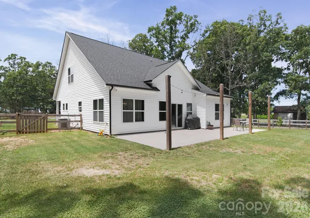 Homes for sale in Marshville, NC | 1812 Marshville Olive Branch Rd, Marshville, NC 28103 | MLS# 4395324