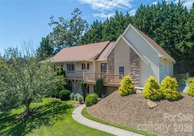 Homes for sale in Weaverville, NC | 506 Brook Knoll Cir, Weaverville, NC 28787 | MLS# 4395332
