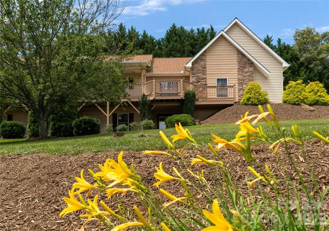 Homes for sale in Weaverville, NC | 506 Brook Knoll Cir, Weaverville, NC 28787 | MLS# 4395332