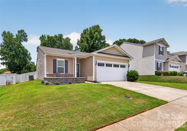 Homes for sale in Gastonia, NC | 1049 Sweetgum St, Gastonia, NC 28054 | MLS# 4395336