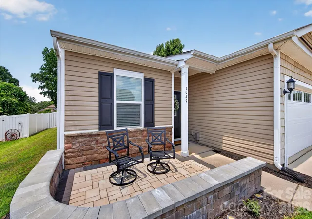 Homes for sale in Gastonia, NC | 1049 Sweetgum St, Gastonia, NC 28054 | MLS# 4395336