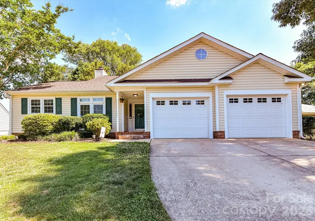 Photo 3 of Single family home for sale at 3616 Still Oaks Ct Nw, Concord, NC 28027 | MLS# 4395356 | Listing updated on 2026-09-12