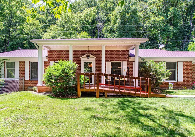 Homes for sale in Mars Hill, NC | 7835 Us 23 Hwy, Mars Hill, NC 28754 | MLS# 4395357
