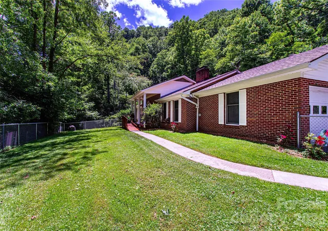 Homes for sale in Mars Hill, NC | 7835 Us 23 Hwy, Mars Hill, NC 28754 | MLS# 4395357