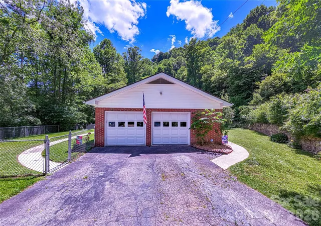 Homes for sale in Mars Hill, NC | 7835 Us 23 Hwy, Mars Hill, NC 28754 | MLS# 4395357