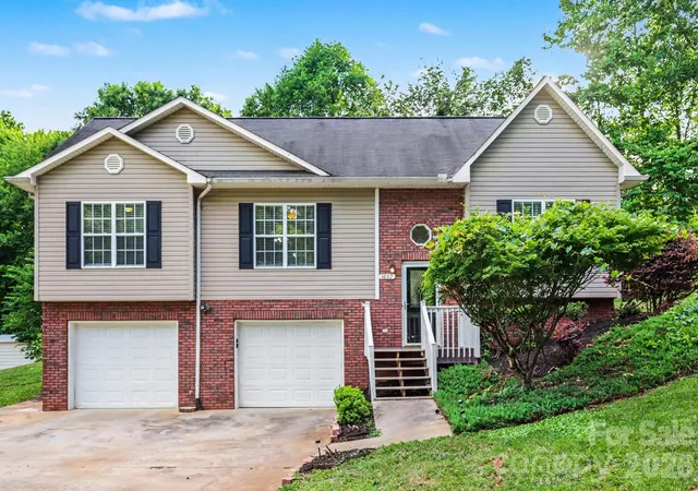 1st image of 1607 Indian Springs Dr Nw, Conover, NC 28613 | MLS# 4395363