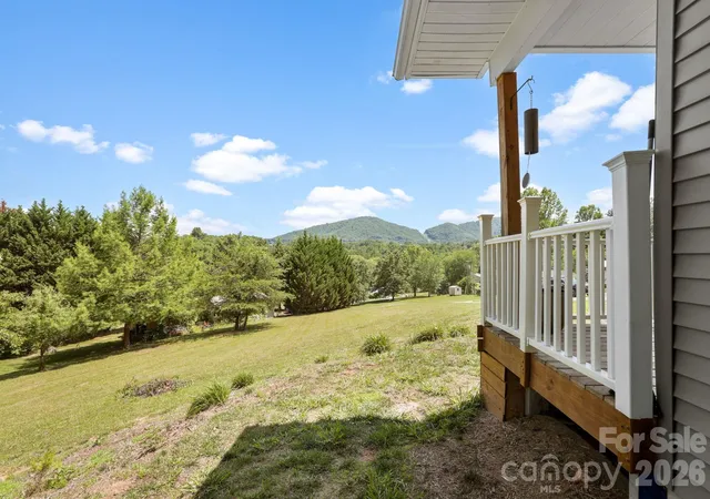Photo 4 of Single family home for sale at 106 Thistle Fld Dr, Asheville, NC 28806 | MLS# 4395368 | Listing updated on 2026-08-12