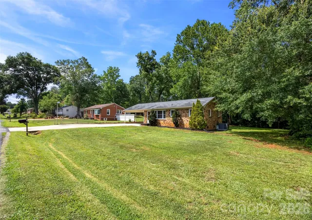 Homes for sale in Dallas, NC | 644 Dallas Spencer Mountain Rd, Dallas, NC 28034 | MLS# 4395371
