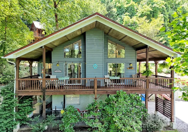 Homes for sale in Maggie Valley, NC | 10 Bridle Dr, Maggie Valley, NC 28751 | MLS# 4395396