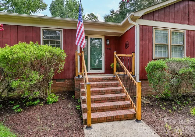 Photo 2 of Single family home for sale at 1620 Windyrush Ln, Gastonia, NC 28054 | MLS# 4395424 | Listing updated on 2026-10-09